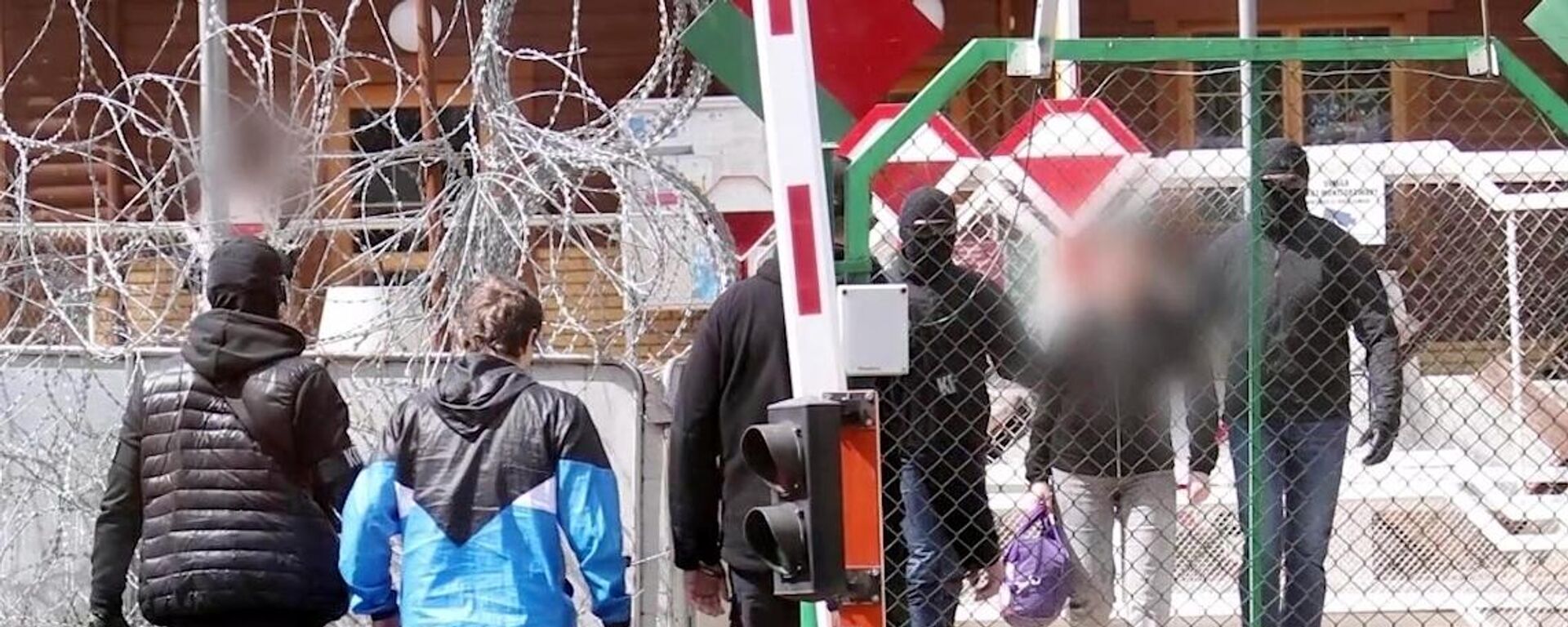 Россия обменяла двух офицеров молдавской разведки на своих граждан  - Sputnik Беларусь, 1920, 28.04.2026