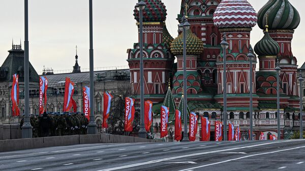 Праздничные украшения в Москве во время подготовки к параду Победы - Sputnik Беларусь