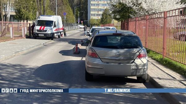 Легковушка сбила пятилетнего ребенка во дворе в Минске - Sputnik Беларусь