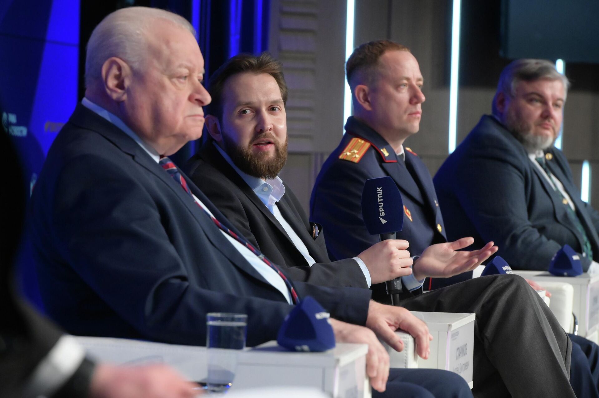 В пресс-центре Россия сегодня прошел пресс-показ фильма журналиста Андрея Старикова День Победы в Прибалтике: вчера, сегодня, завтра. - Sputnik Беларусь, 1920, 30.04.2026