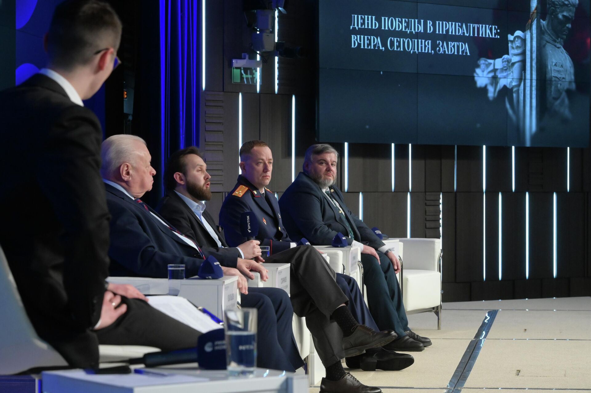 В пресс-центре Россия сегодня прошел пресс-показ фильма журналиста Андрея Старикова День Победы в Прибалтике: вчера, сегодня, завтра. - Sputnik Беларусь, 1920, 30.04.2026