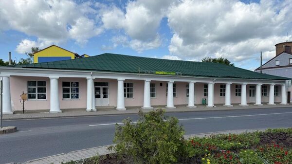 Здание двухсотлетнего магазина в Новогрудке - Sputnik Беларусь