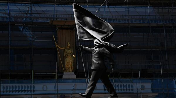 Скульптура с подписью Бэнкси в Лондоне - Sputnik Беларусь