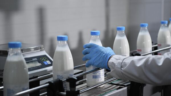 Производство молочной продукции в Крыму - Sputnik Беларусь