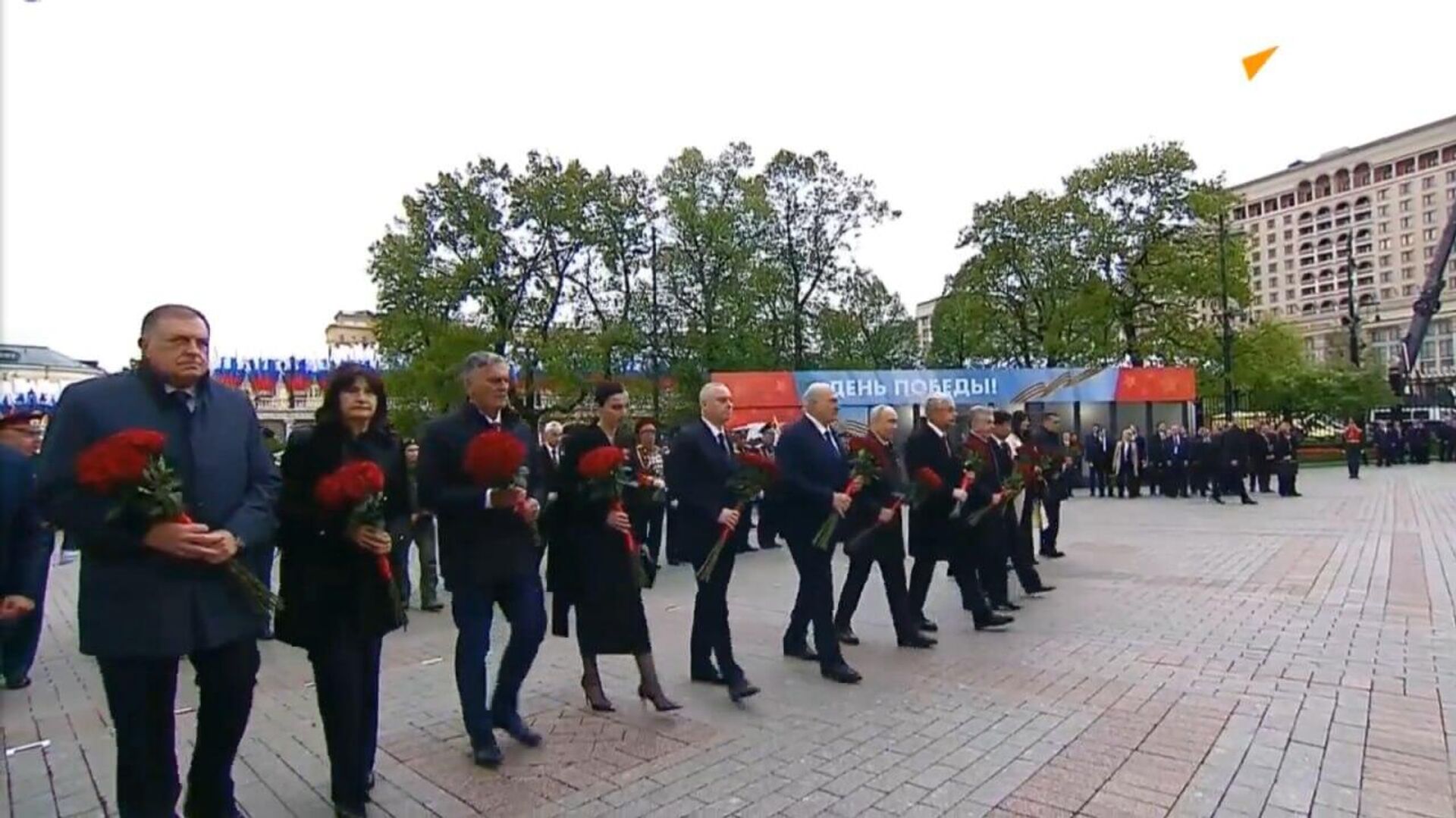 Возложение цветов к Могиле Неизвестного Солдата - Sputnik Беларусь, 1920, 09.05.2026