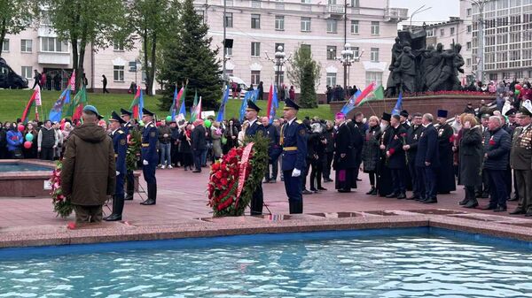 Шэсце, хвіліна маўчання і салдацкая каша – Віцебск святкуе 9 мая - Sputnik Беларусь