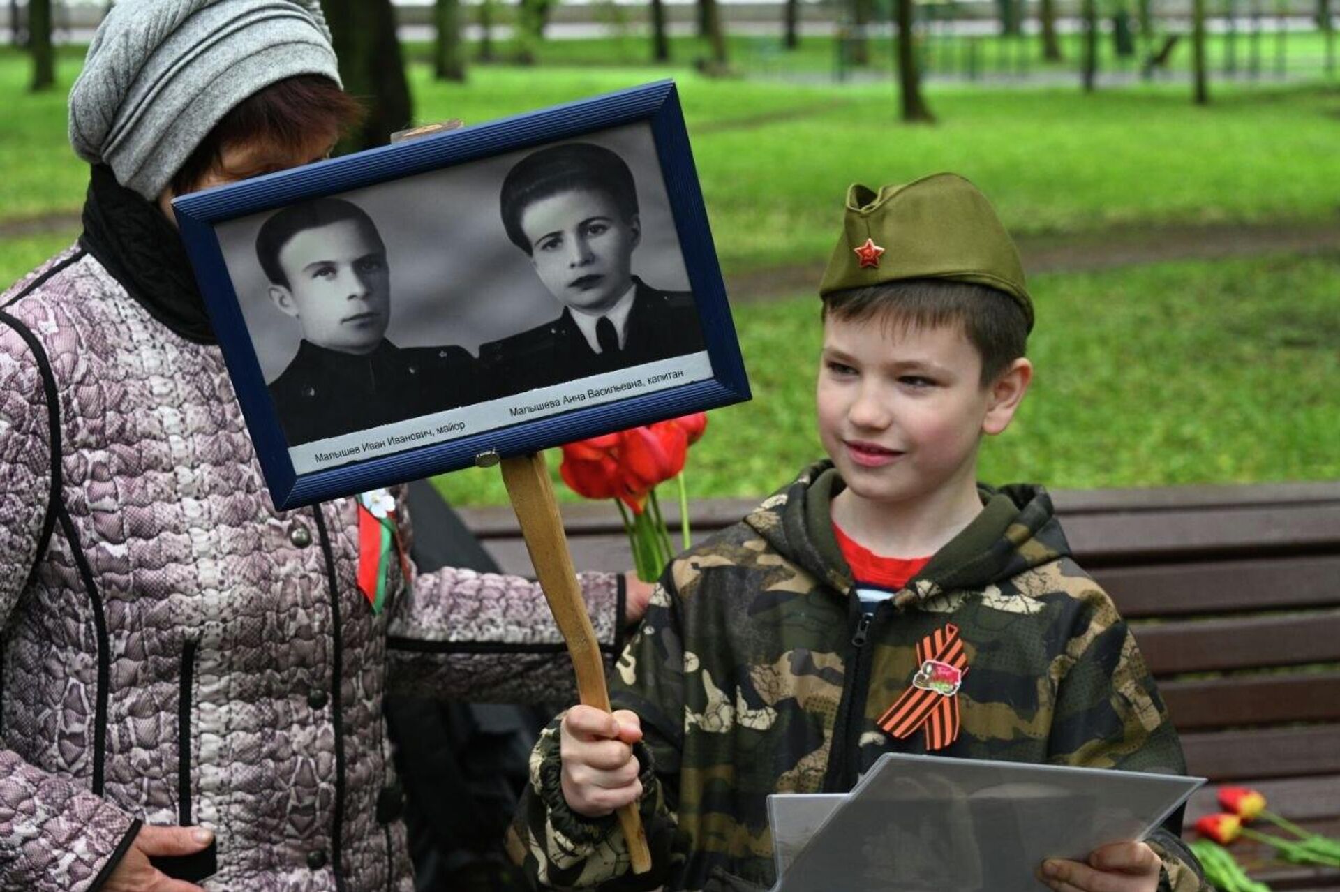 Цветы Марату Казею на День Победы: традиция, которой уже 55 лет - Sputnik Беларусь, 1920, 09.05.2026