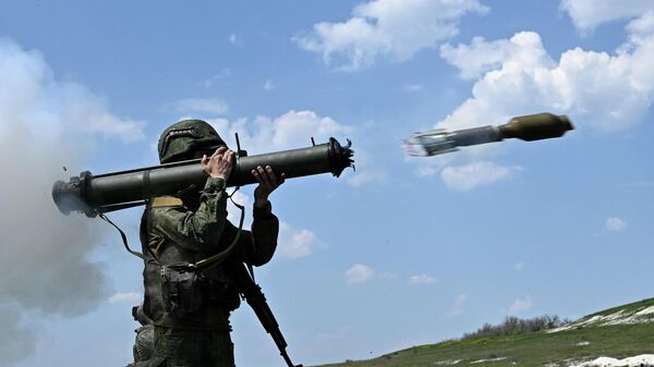 Отработка боевого слаживания военнослужащими 25-й армии группировки войск Запад в зоне СВО - Sputnik Беларусь