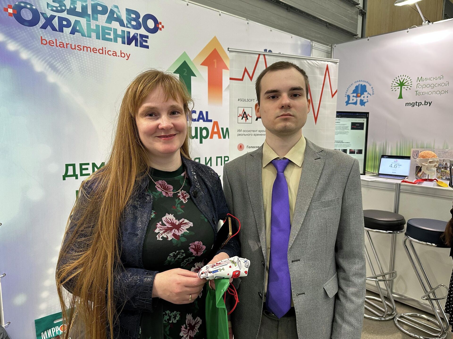 Мама и сын Екатерина и Андрей Горбачевы пользуются приложением Я_ОК