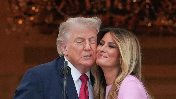 Дональд Трамп с супругой Меланьей - Sputnik Беларусь