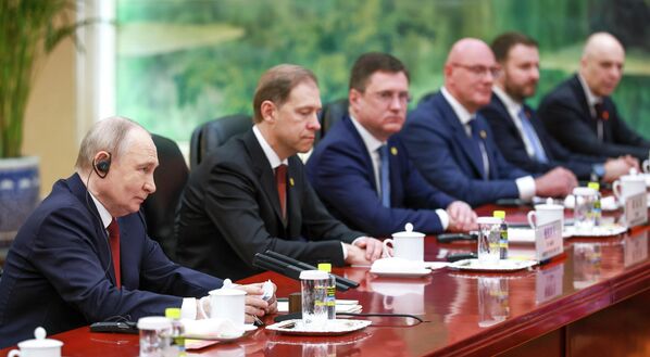 Прэзідэнт РФ Уладзімір Пуцін падчас перагавораў са старшынёй КНР Сі Цзіньпінам у Доме народных сходаў у Пекіне. - Sputnik Беларусь
