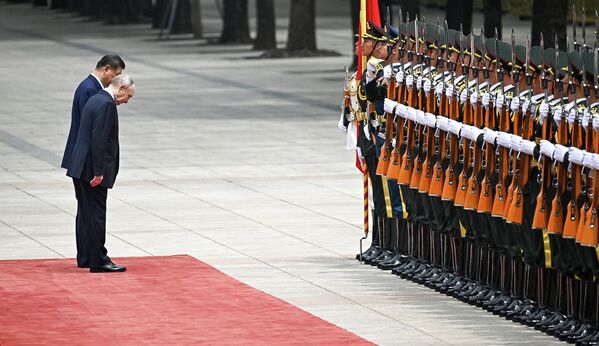 Прэзідэнт РФ Уладзімір Пуцін і старшыня КНР Сі Цзіньпін падчас сустрэчы ў Пекіне. - Sputnik Беларусь