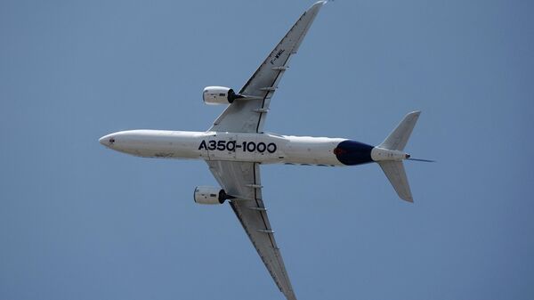 Пассажирский самолет Airbus A350-1000 - Sputnik Беларусь