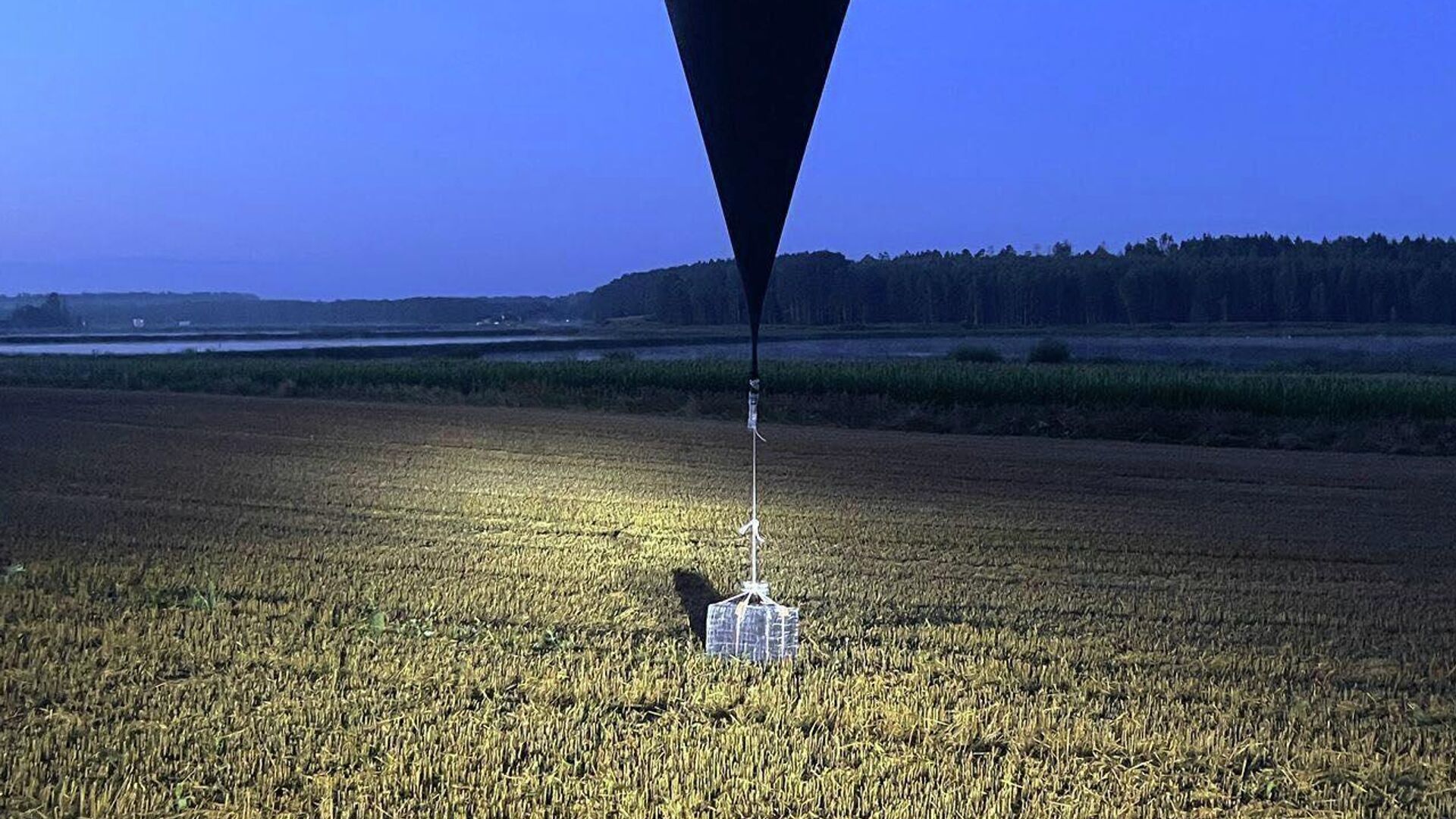 Метеозонд с контрабандой, архивное фото Метеозонд с контрабандой, архивное фото - Sputnik Беларусь, 1920, 22.05.2026
