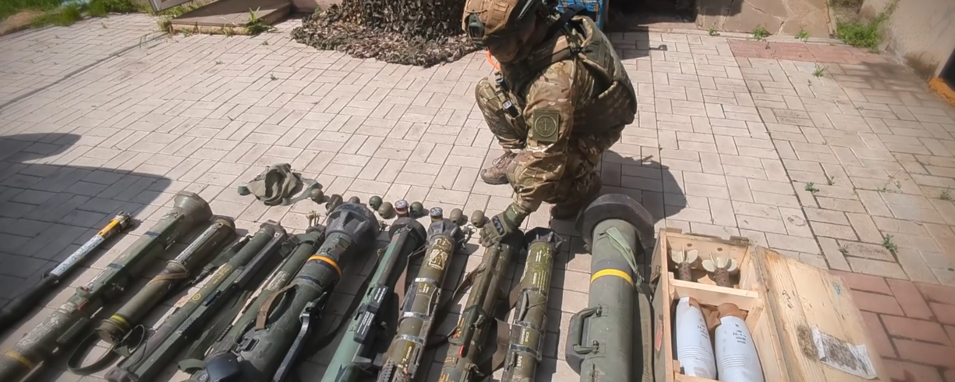 Замініраваны тайнік з НАТАўскай зброяй выявіла ФСБ у ДНР – відэа - Sputnik Беларусь, 1920, 27.05.2026