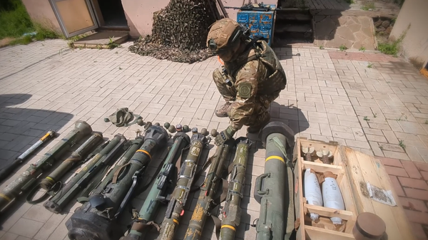 Замініраваны тайнік з НАТАўскай зброяй выявіла ФСБ у ДНР – відэа - Sputnik Беларусь