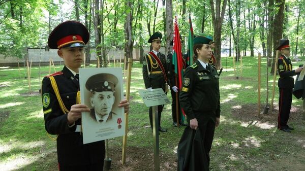 Аллея Славы героев-пограничников всех поколений - Sputnik Беларусь