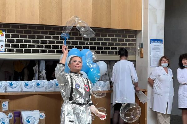 Акция &quot;Космос – это мы&quot; в РНПЦ детской онкологии, гематологии и иммунологии - Sputnik Беларусь