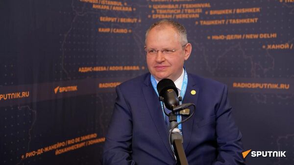 Ермолович рассказал, на какой стадии находится отмена роуминга внутри ЕАЭС - Sputnik Беларусь