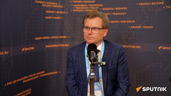 Доктар навук: лічбавізацыя і сродкі сувязі вельмі моцна змянілі жыццё людзей - Sputnik Беларусь