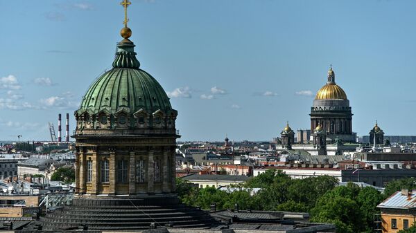Вид на Казанский и Исаакиевский соборы в Санкт-Петербурге - Sputnik Беларусь