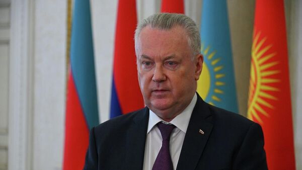 Пастаянны прадстаўнік Расійскай Федэрацыі пры статутных і іншых органах СНД Аляксандр Лукашэвіч - Sputnik Беларусь