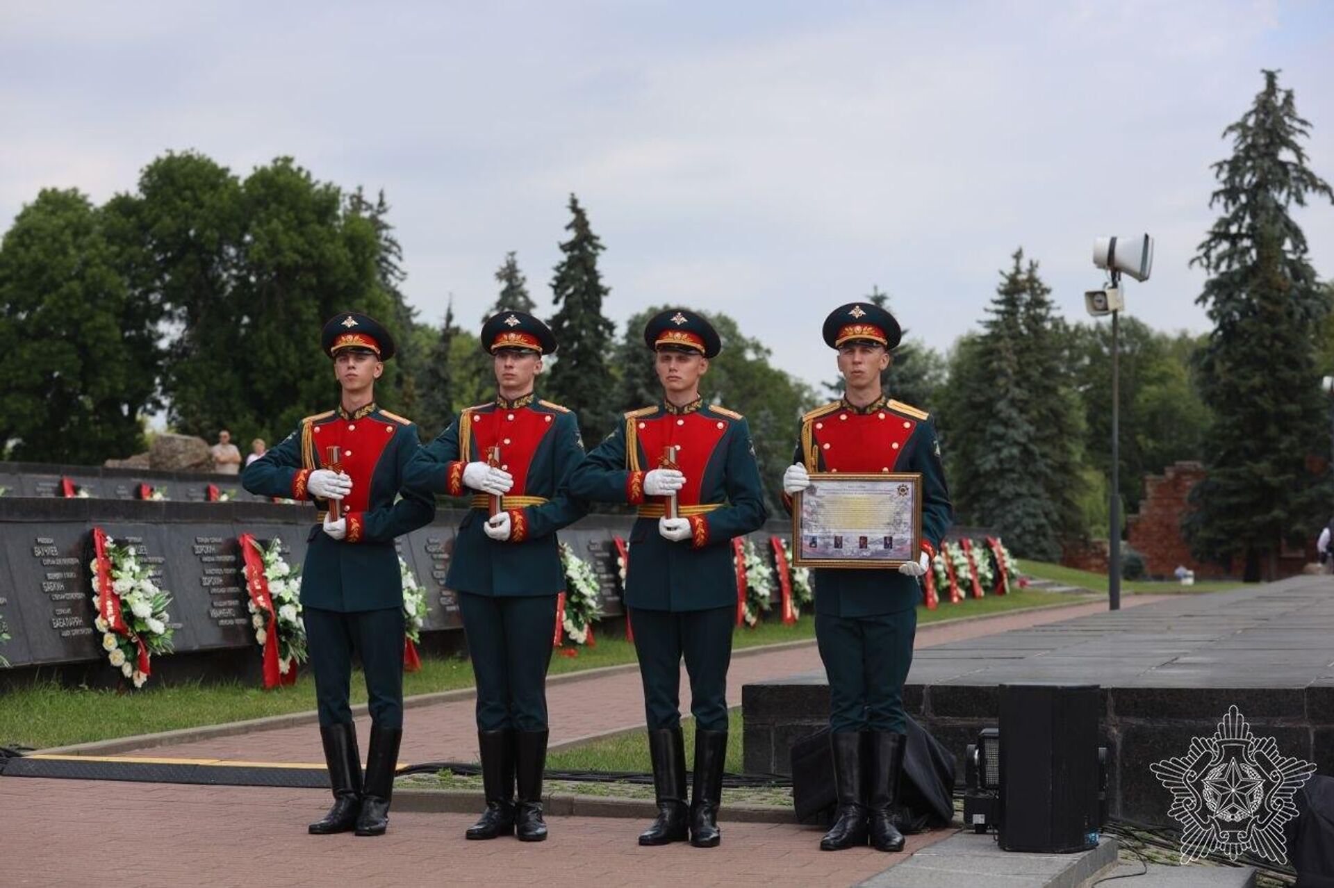 Церемония передачи частицы пламени Вечного огня в Брестской крепости - Sputnik Беларусь, 1920, 19.06.2026
