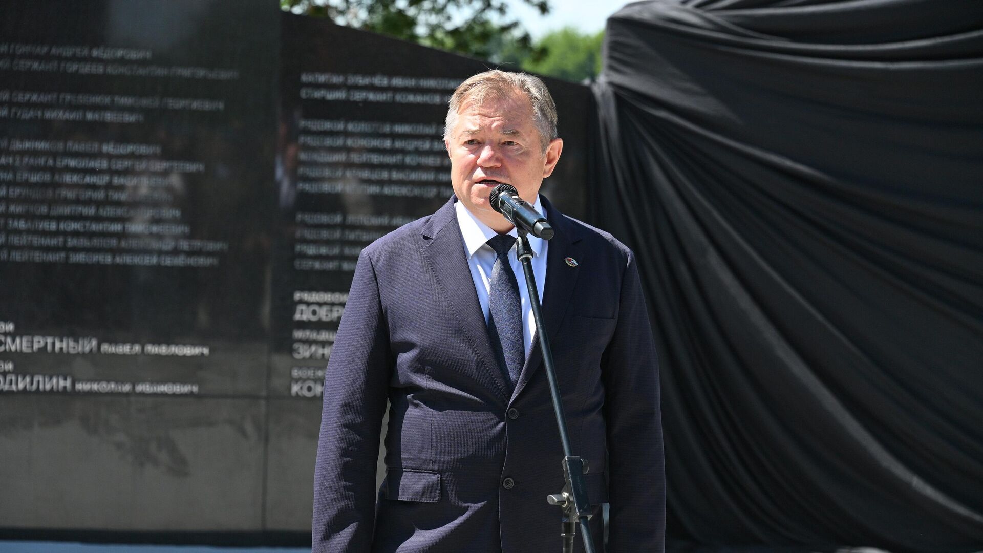 Глазьев: идейный правнуки нацизма пытаются рвать нас на части