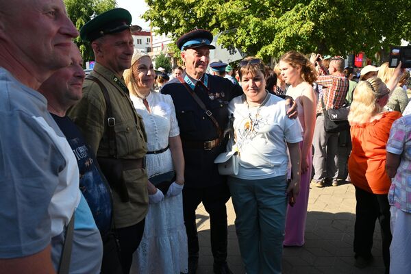 Последний мирный день воссоздали в Бресте накануне 22 июня Последний мирный день воссоздали в Бресте накануне 22 июня - Sputnik Беларусь