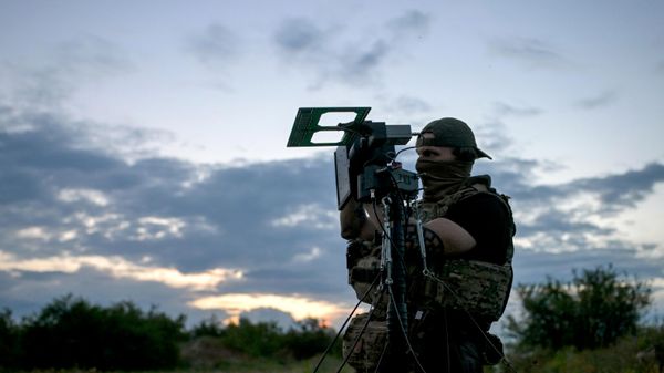 Боевая работа мобильной огневой группы отряда Русь в ЛНР - Sputnik Беларусь