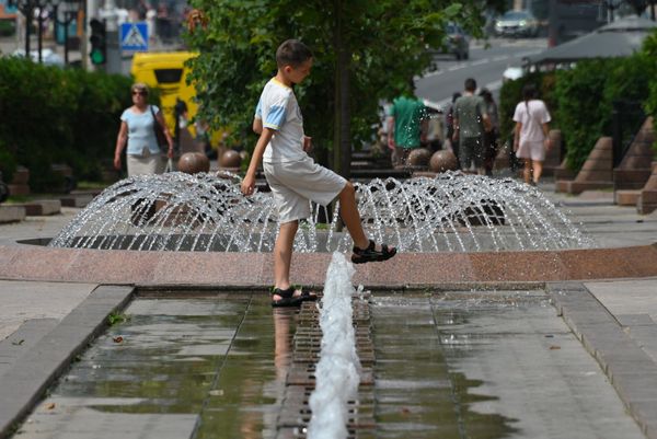 Жареное солнце больших городов: спасение от зноя в Минске и окрестностях (фото) - Sputnik Беларусь