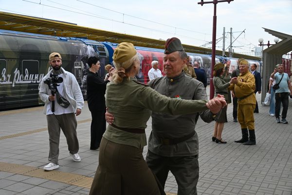 Поезд победы в Минске Поезд победы в Минске - Sputnik Беларусь