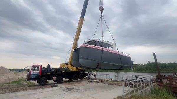 Первый белорусский прогулочный катер - Sputnik Беларусь