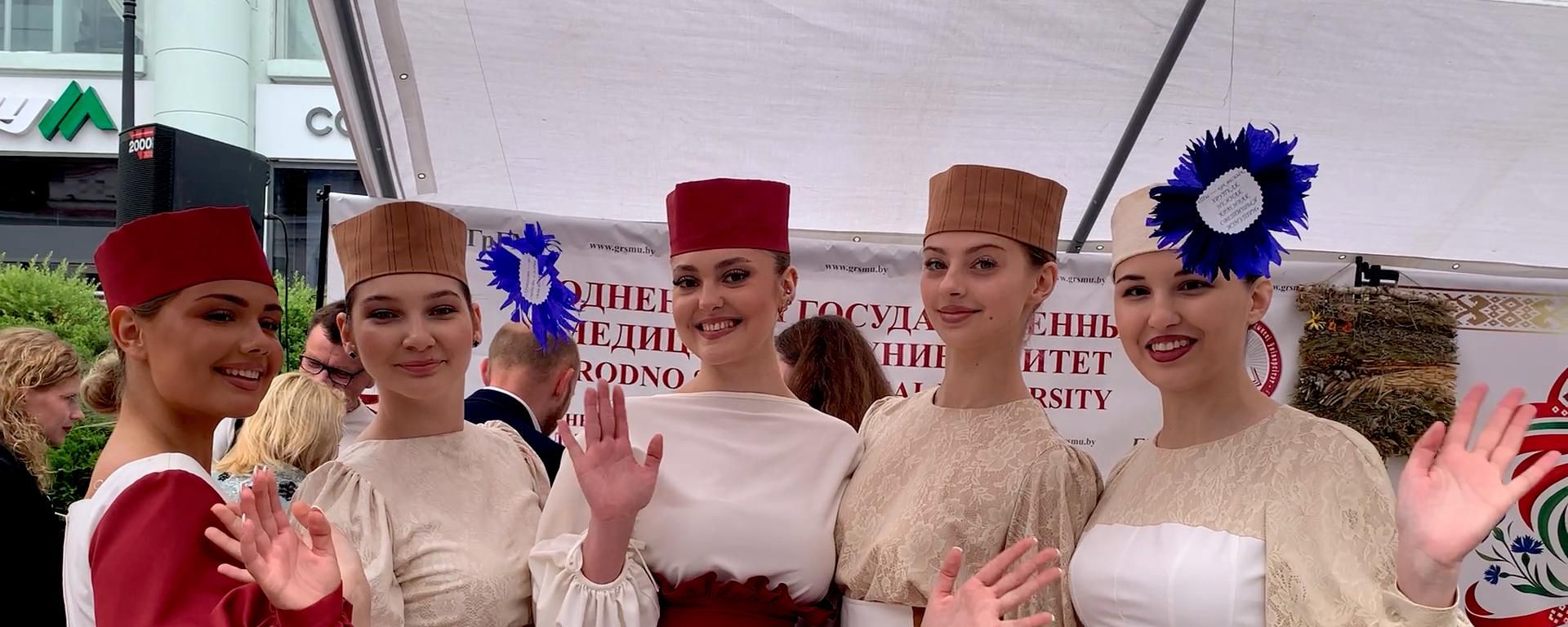 Як у Гродне святкуюць Дзень Незалежнасці – відэа - Sputnik Беларусь, 1920, 03.07.2026