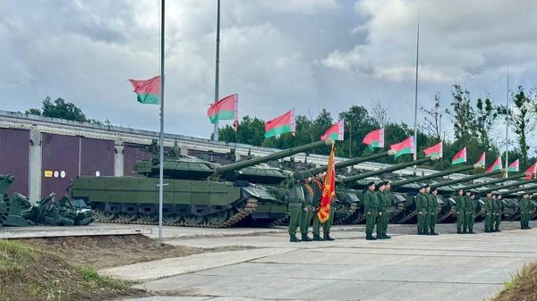 Передача модернизированных Т-72 в войска - Sputnik Беларусь