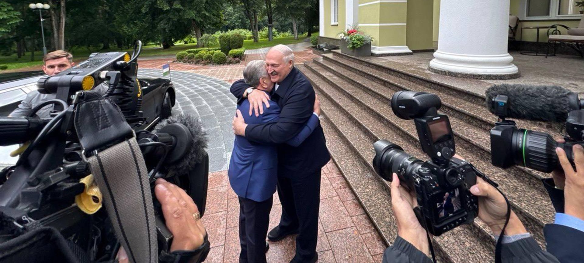 Лукашенко встретился с Мирзиеевым - Sputnik Беларусь, 1920, 08.07.2026