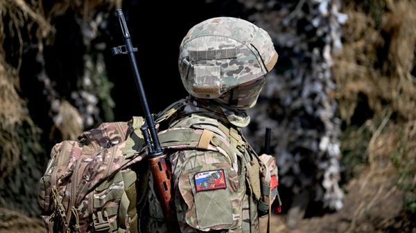 Боевое слаживание снайперских пар группировки войск Центр на тренировочном полигоне на Добропольском направлении СВО в ДНР - Sputnik Беларусь