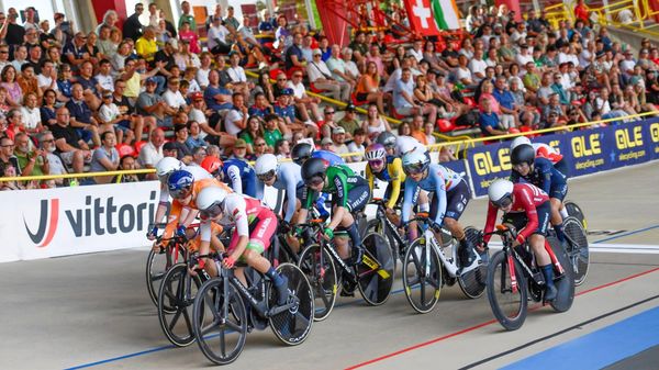 Белоруска Полина Конрад возглавляет пелотон - Sputnik Беларусь