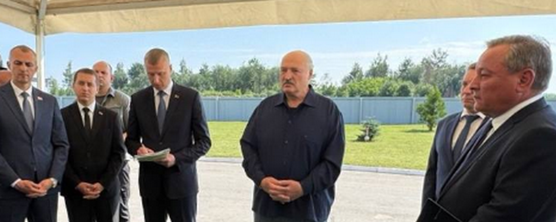 Прэзідэнт Беларусі Аляксандр Лукашэнка наведвае малочнатаварны комплекс Усценскі - Sputnik Беларусь, 1920, 14.07.2026