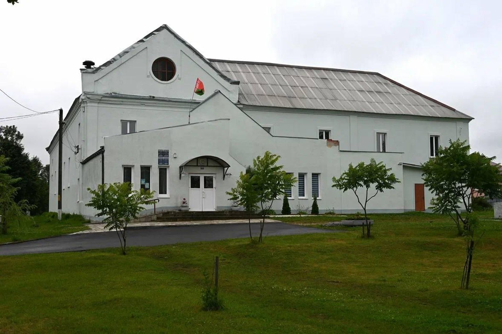 Клуб в Холопеничах, куда нацисты согнали евреев перед расстрелом.