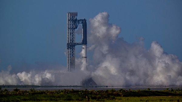 Американская компания SpaceX отменила 13-й запуск новейшей версии ракеты SpaceX из-за неисправности двигателей - Sputnik Беларусь