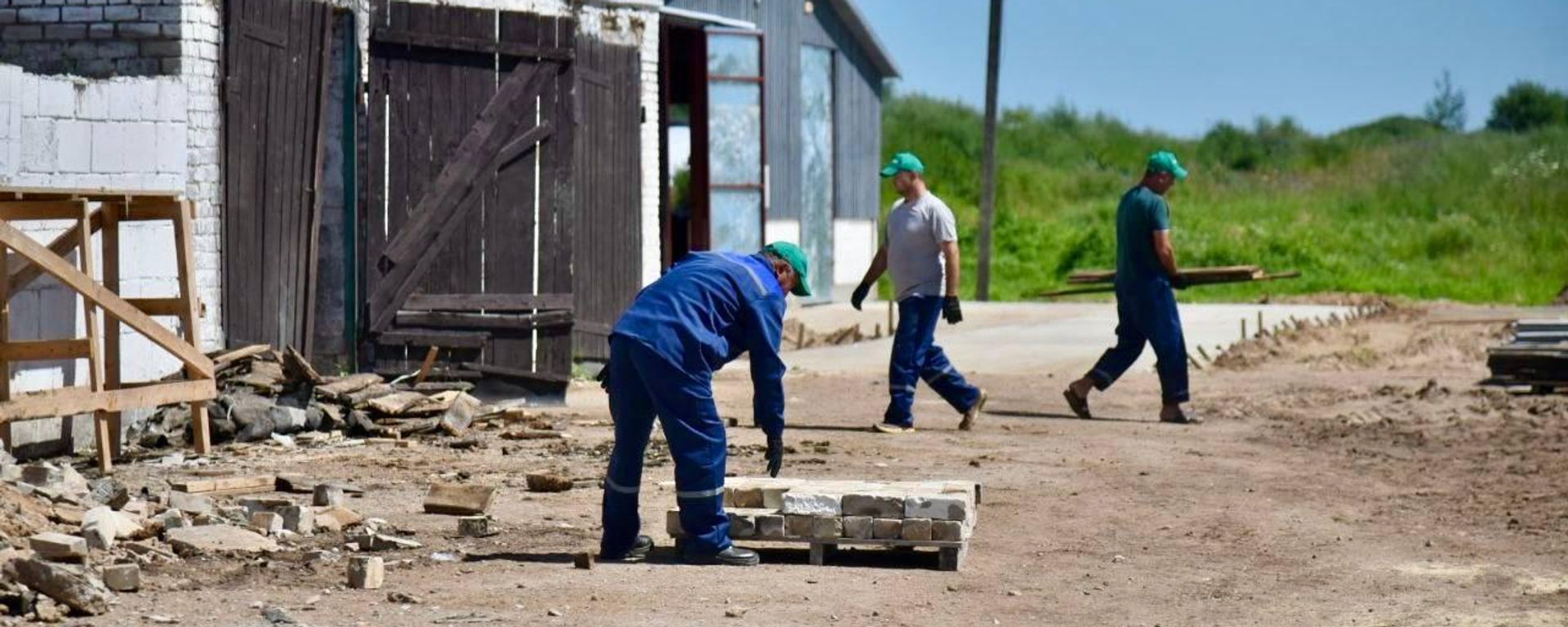 Бригада из Узбекистана в Глубокском районе будет заниматься строительством - Sputnik Беларусь, 1920, 17.07.2026
