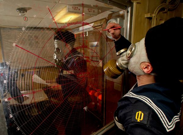 Расчет противовоздушной обороны на борту сторожевого корабля (СКР) Балтийского флота "Неустрашимый". - Sputnik Беларусь