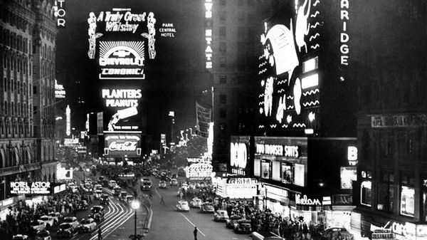 Таймс-сквер в центральной части Манхэттена в Нью-Йорке, 1950 год - Sputnik Беларусь
