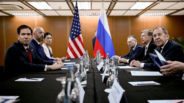 Министр иностранных дел России Сергей Лавров встречается с госсекретарем США Марко Рубио Министр иностранных дел России Сергей Лавров встречается с госсекретарем США Марко Рубио - Sputnik Беларусь