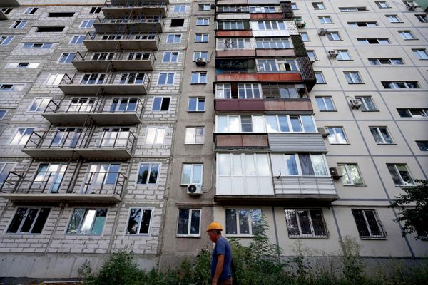 Работы по восстановлению жилых домов в Мариуполе - Sputnik Беларусь