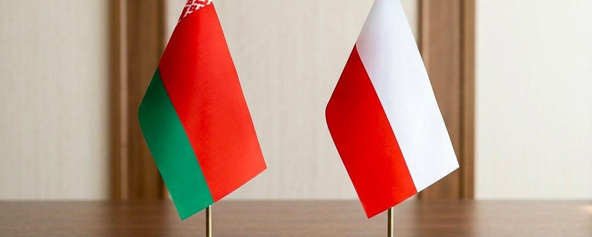 Флаги Беларуси и Польши
