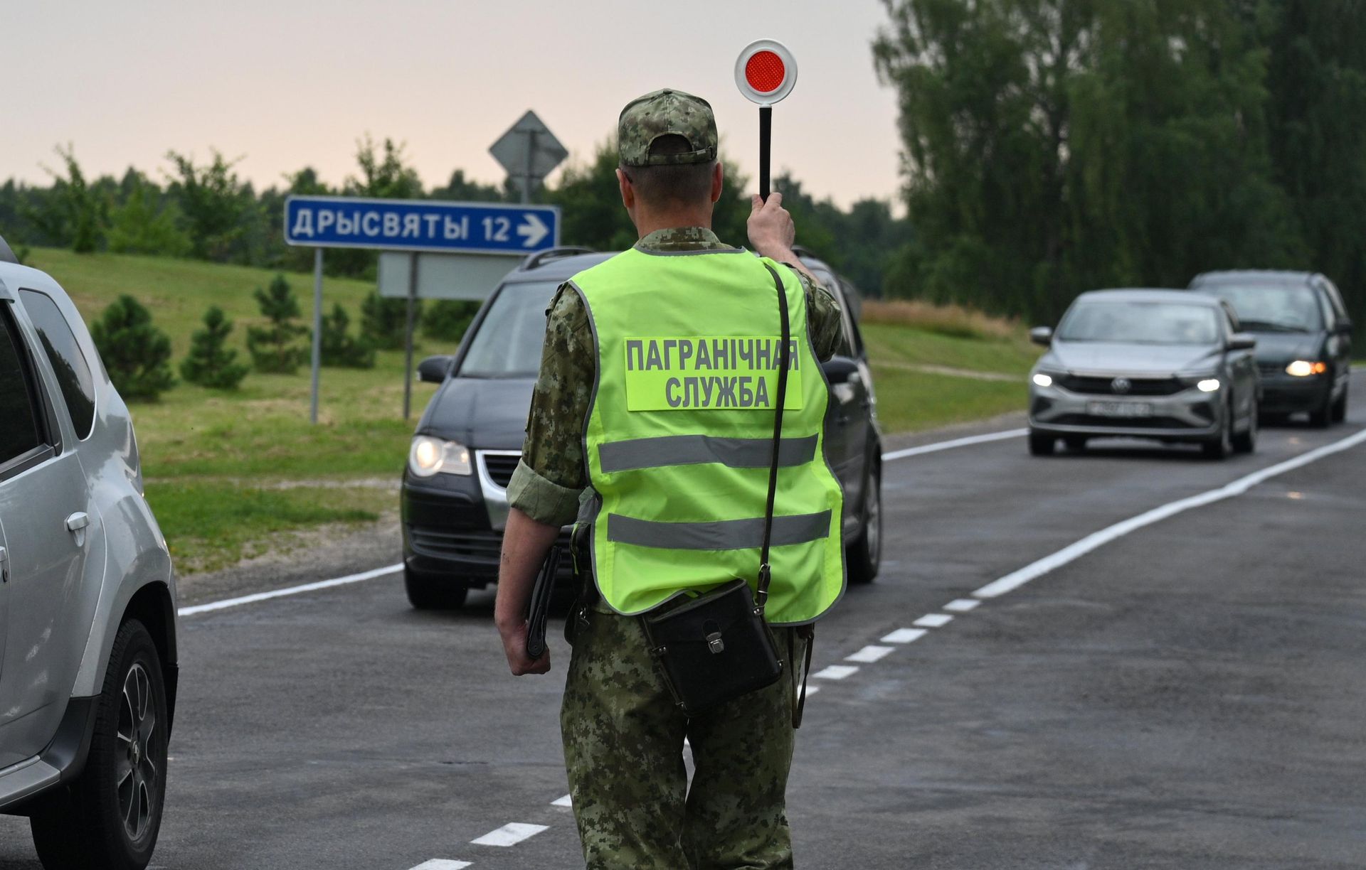 Проверка документов на въезде в пограничную зону Проверка документов на въезде в пограничную зону - Sputnik Беларусь, 1920, 28.07.2026
