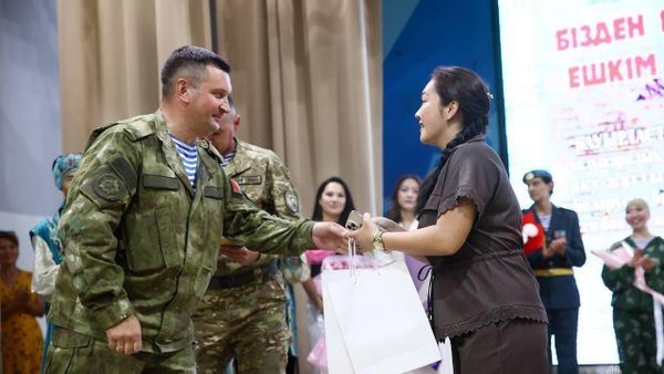 Белорусские десантники готовятся к возвращению домой с учений в Казахстане - Sputnik Беларусь