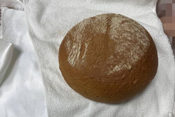 Черный хлеб, переданный с телом покойника Черный хлеб, переданный с телом покойника - Sputnik Беларусь